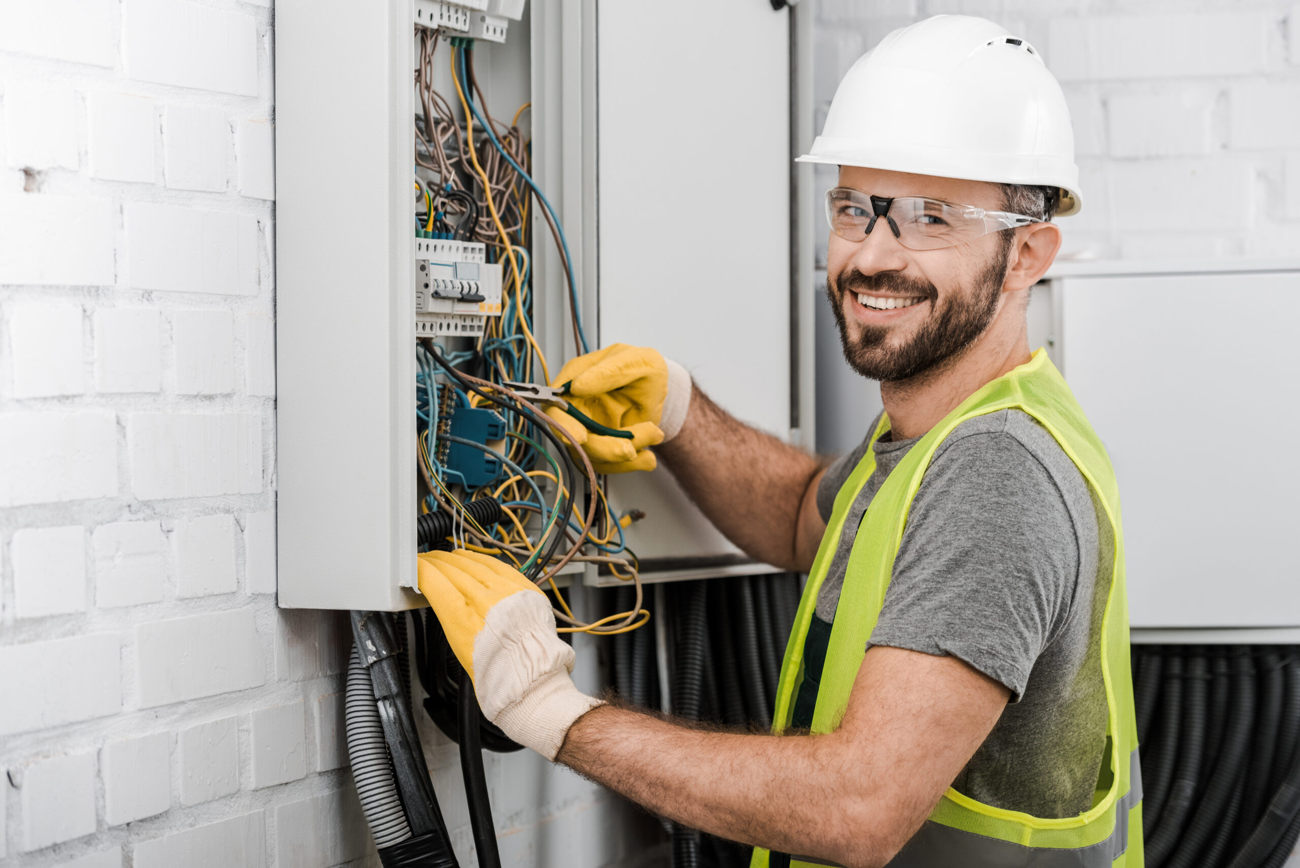 Electricians On Oahu